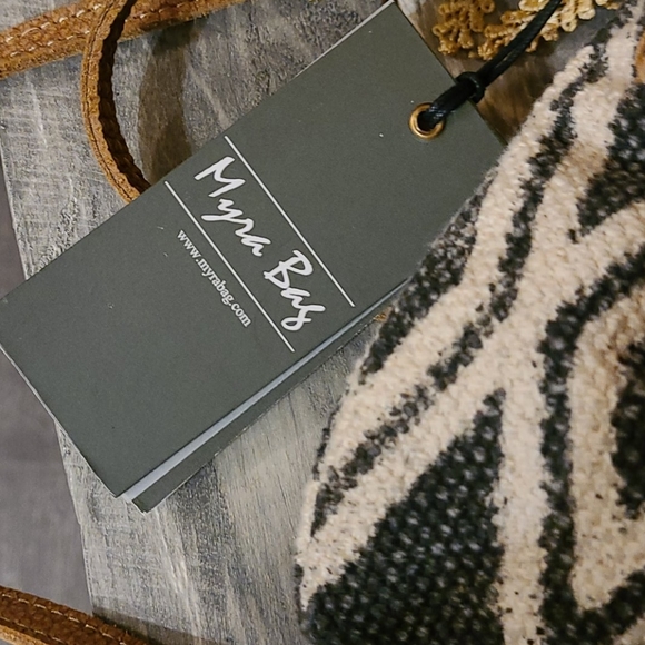 NWT NEW MYRA CROSSBODY BAG FUR LEATHER - Picture 15 of 16